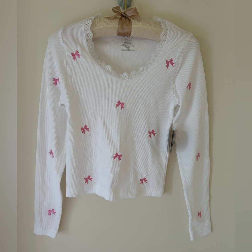 🎀 SALE: 2/$24 Fct w/Love Basics Embroidered Pink Bow Top 
Size: Medium 
NWT